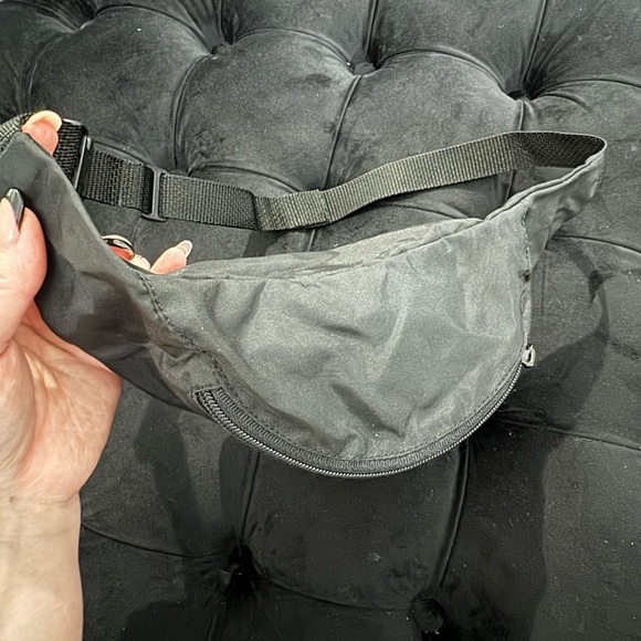 35th Anniversary VTG Disney Black Fanny Pack Belt Bag Mickey Mouse - Picture 2 of 11